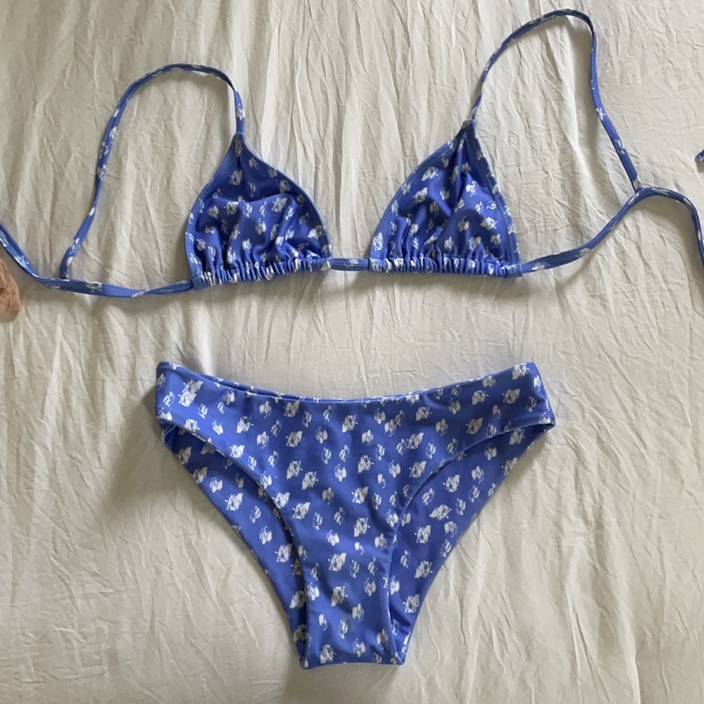 Kulani Kinis Snow Leopard Bikini Top S Bottoms XS